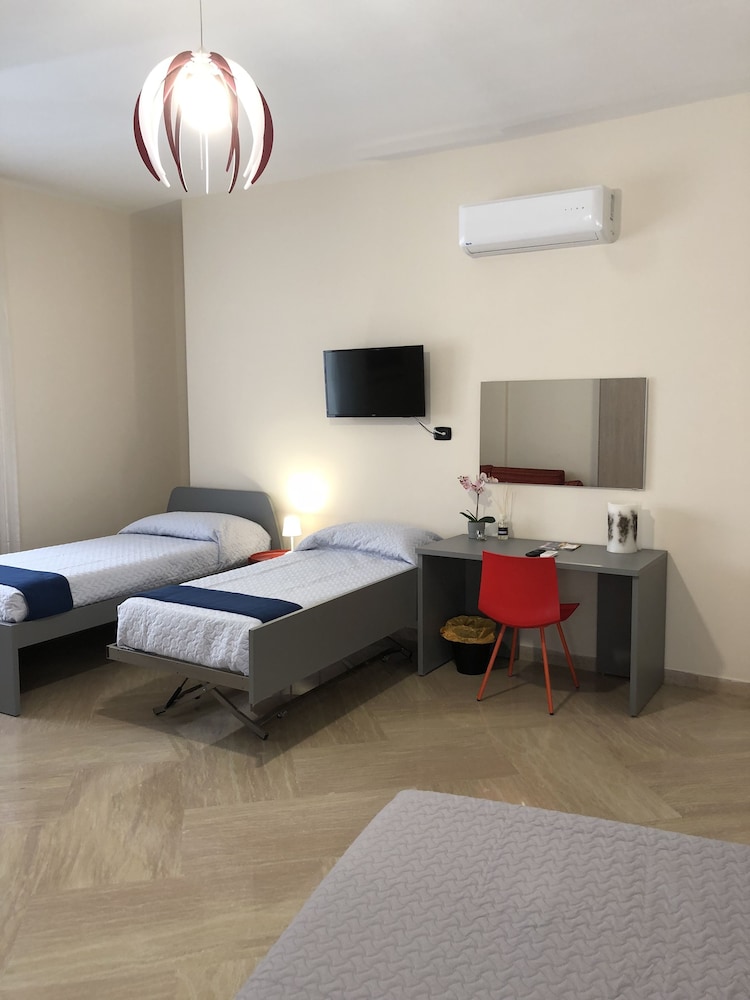Napoli City Inn B&B 7/31