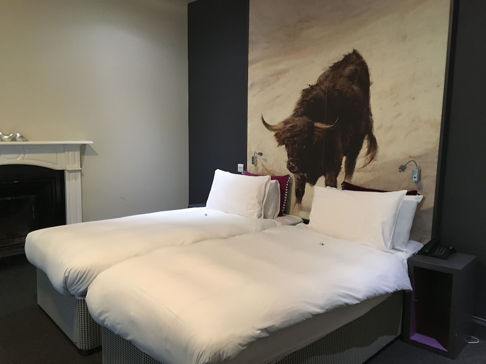 B B Edinburgh Hotel 13/41