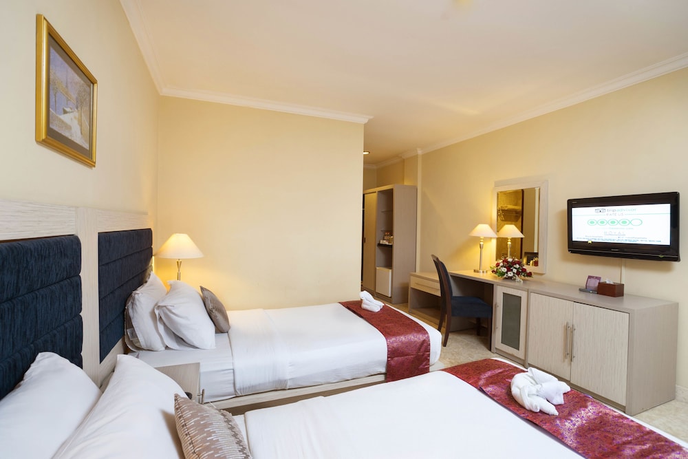 Royal Hotel and Villa Batu 14/61