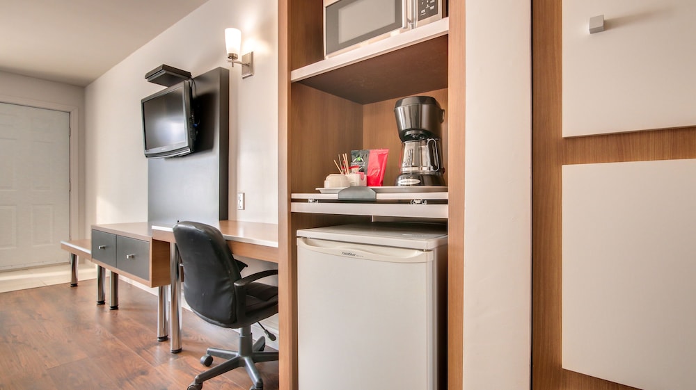 Hotel Marineau Shawinigan 24/26