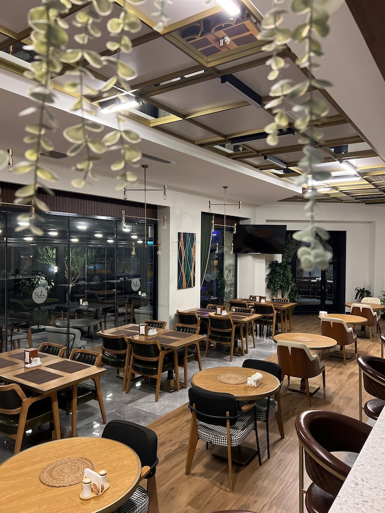 Incipark Hotel 30/48