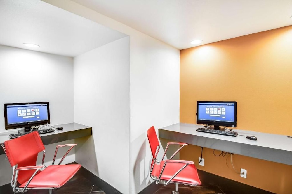 Motel6 Carson, CA 39/59