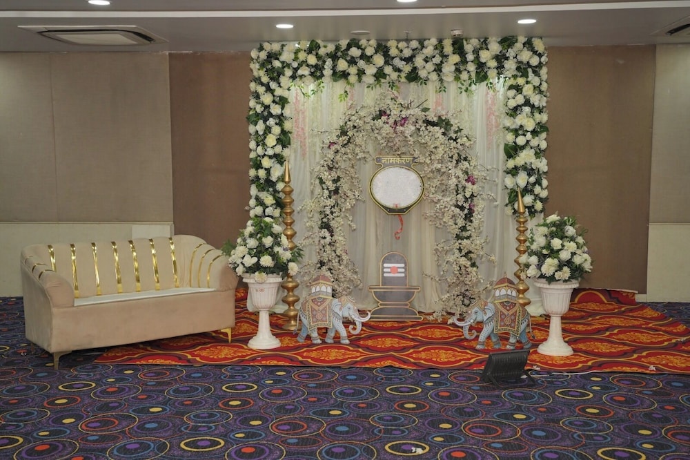 Ambar Sarovar Portico 18/48