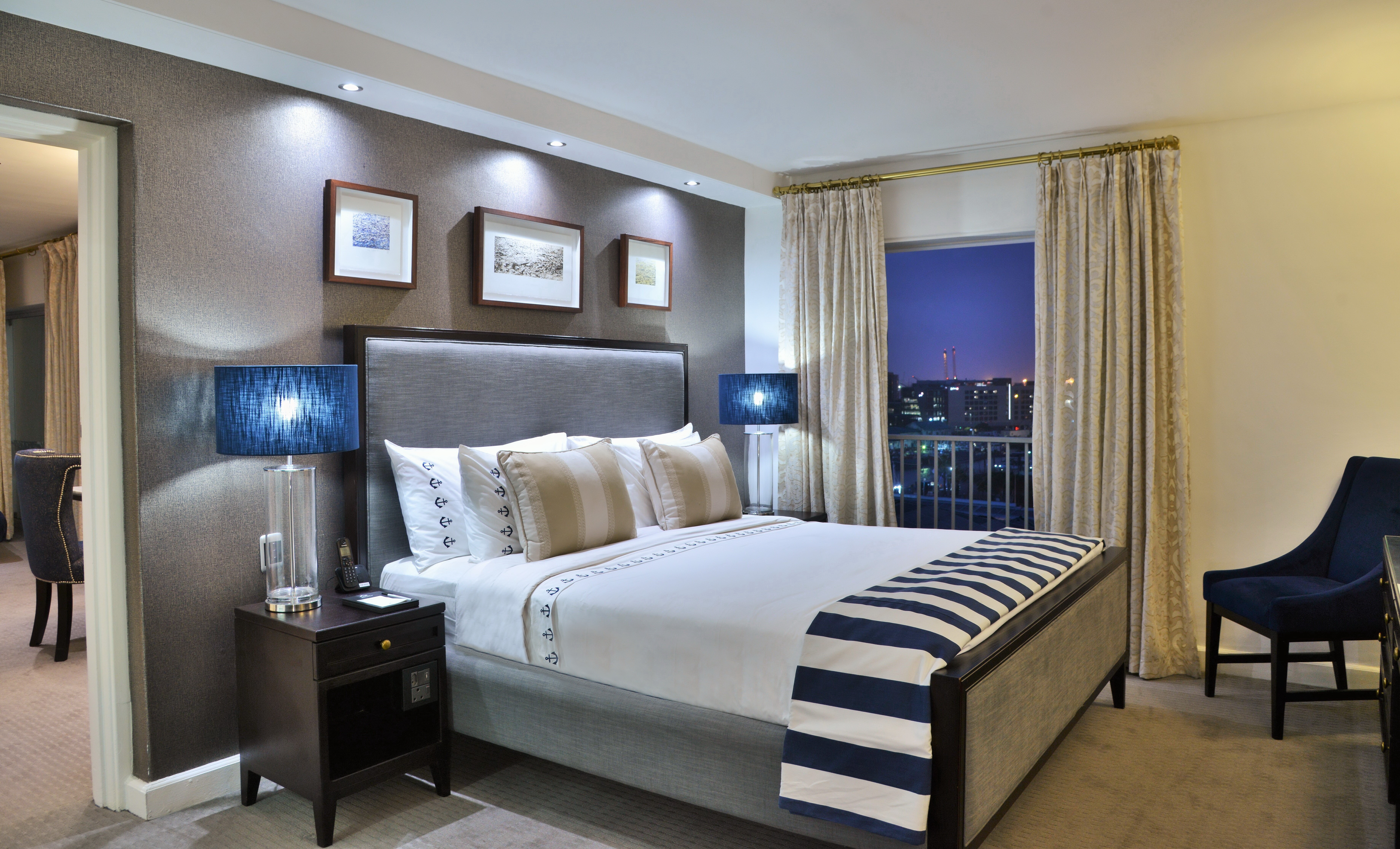 غرفة بسرير كينج، The Commodore Hotel 4/10
