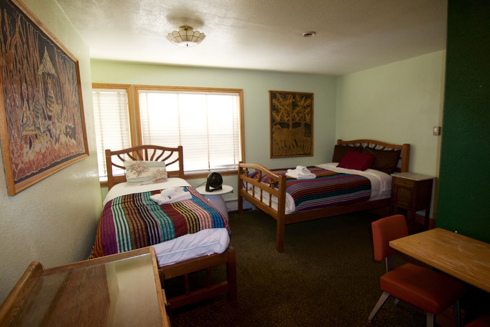 Qupqugiaq Inn 45/61