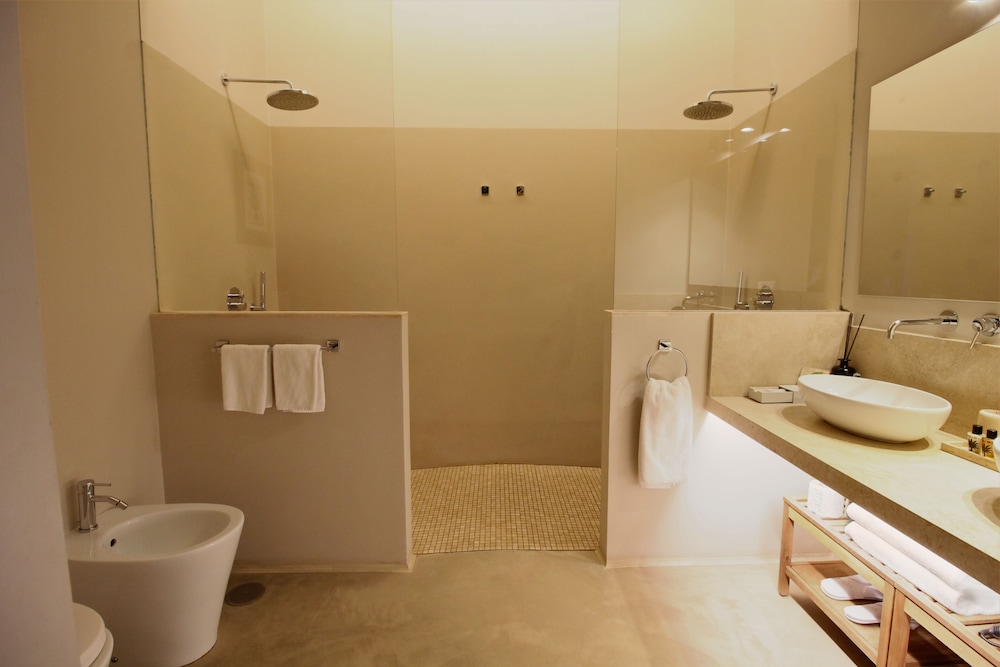 Domus 21 Luxury Suites 32/50
