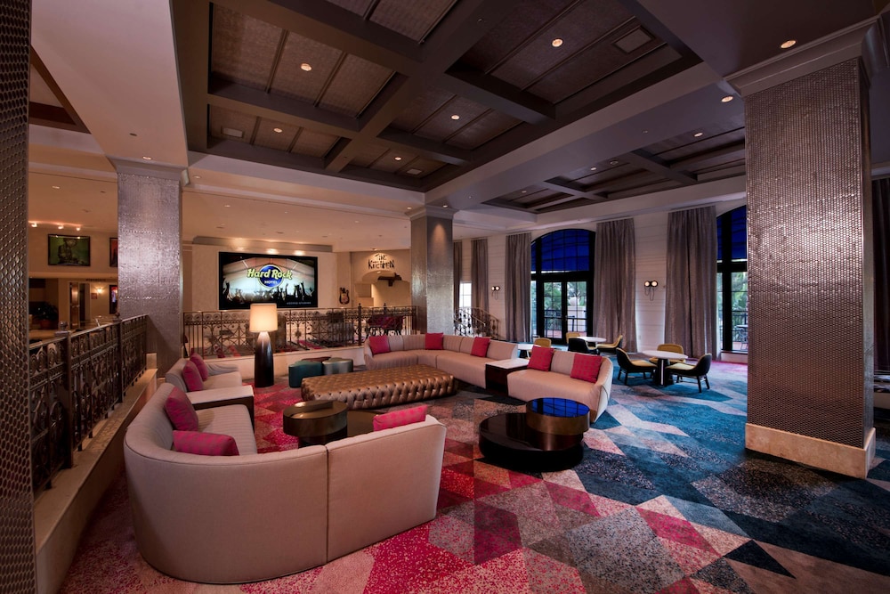 Universal's Hard Rock Hotel 35/69