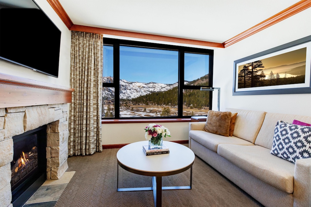 Everline Resort & Spa 35/50