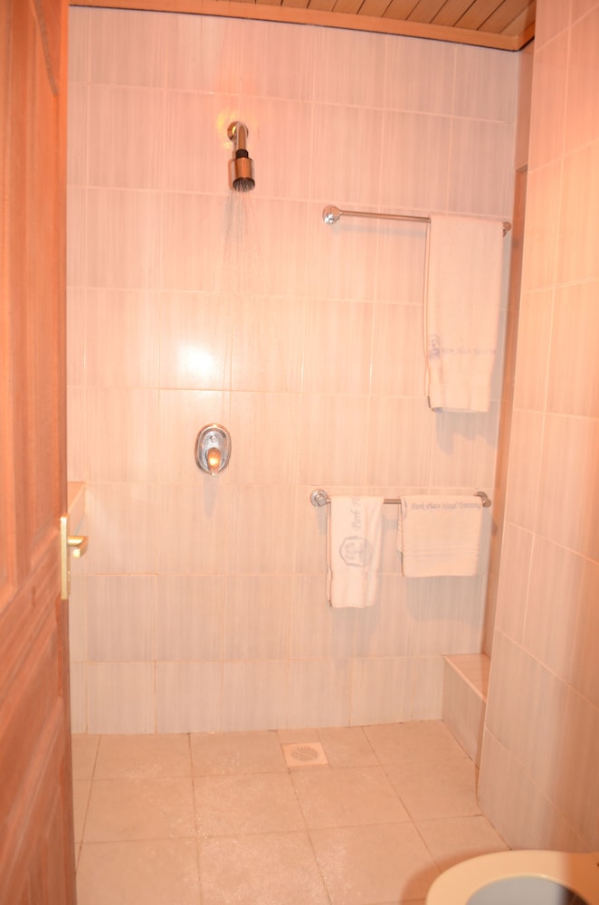 Park Place Hotel 35/80