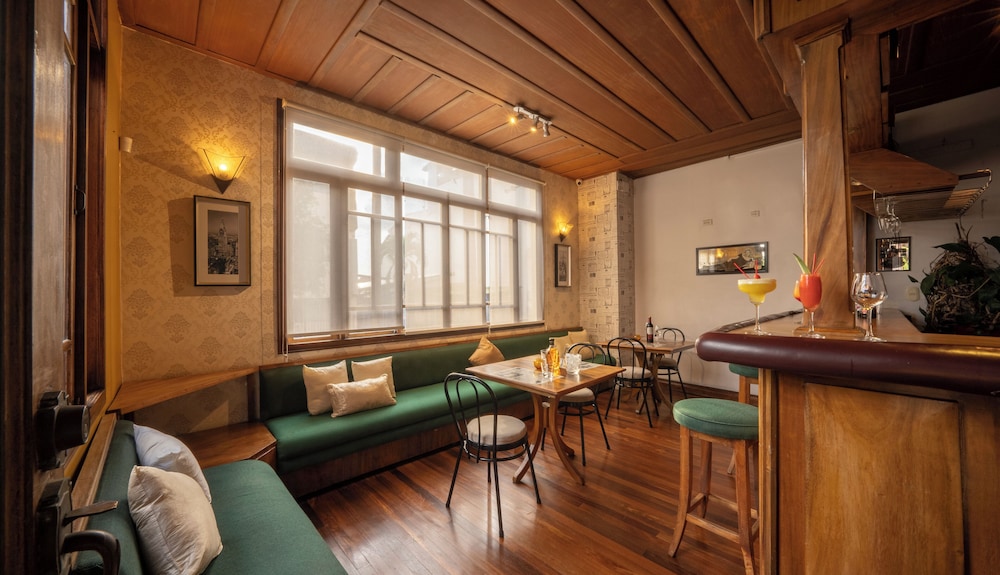 Fleur De Lys Hotel 42/61