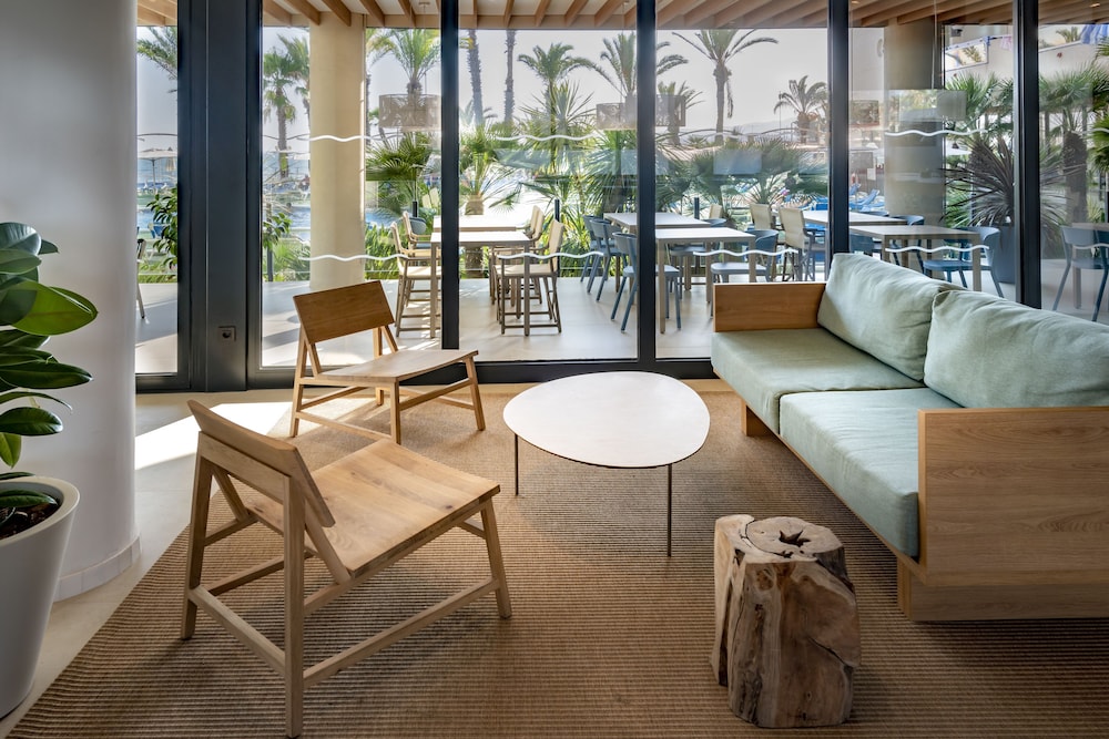 Caprici Beach Hotel & Spa 27/44