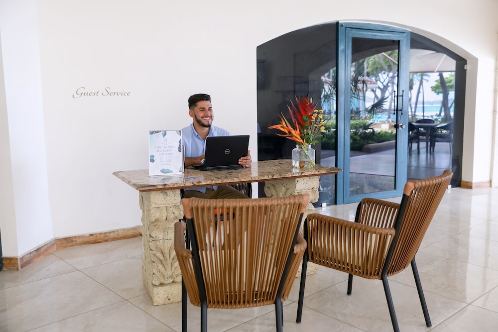 Tamarindo Diria Beach Resort 10/63