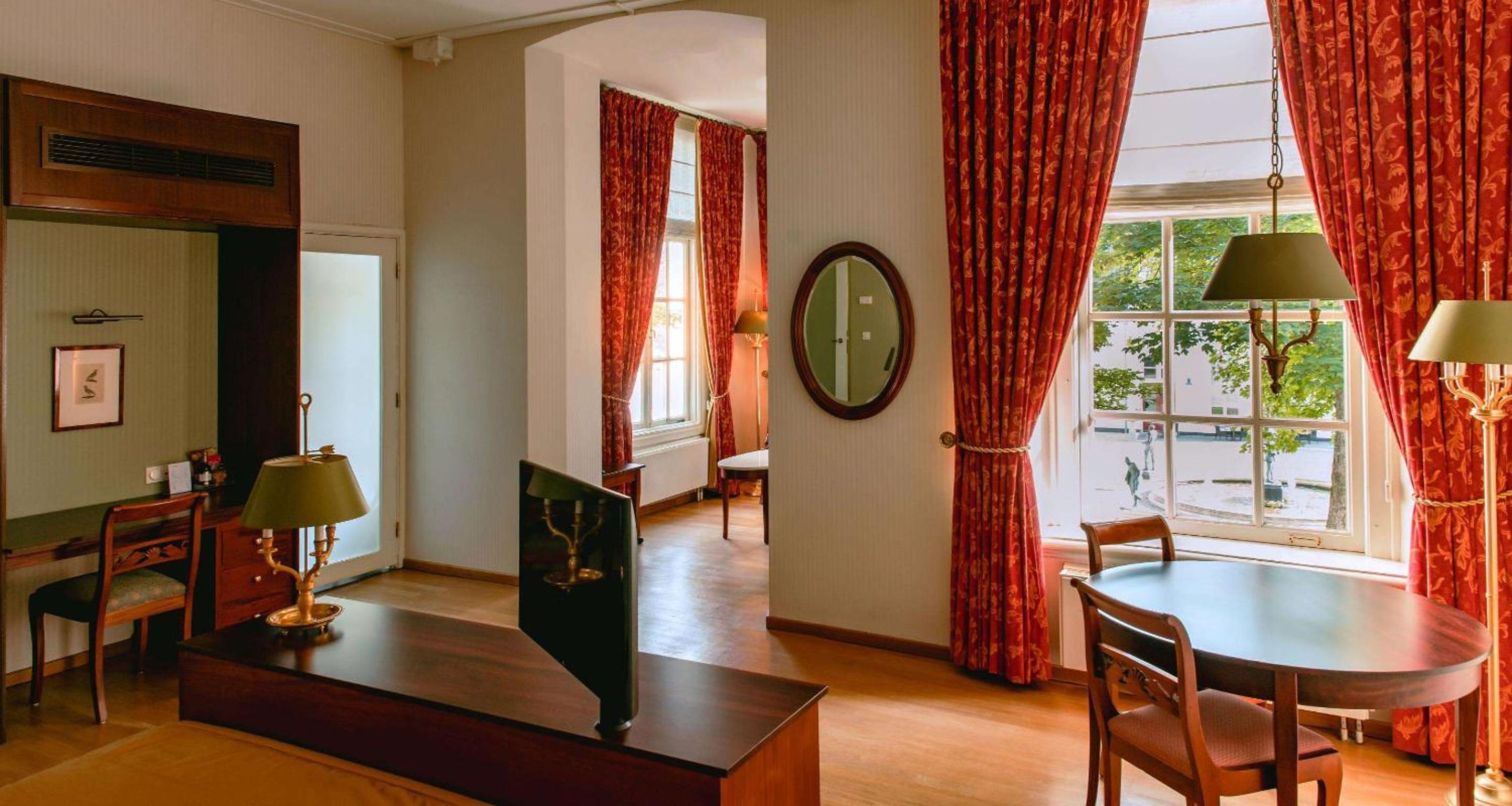 Empire, Suite