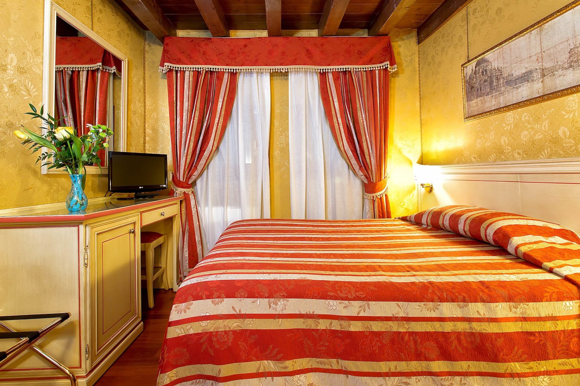CLASSIC, DOUBLE OR TWIN BED