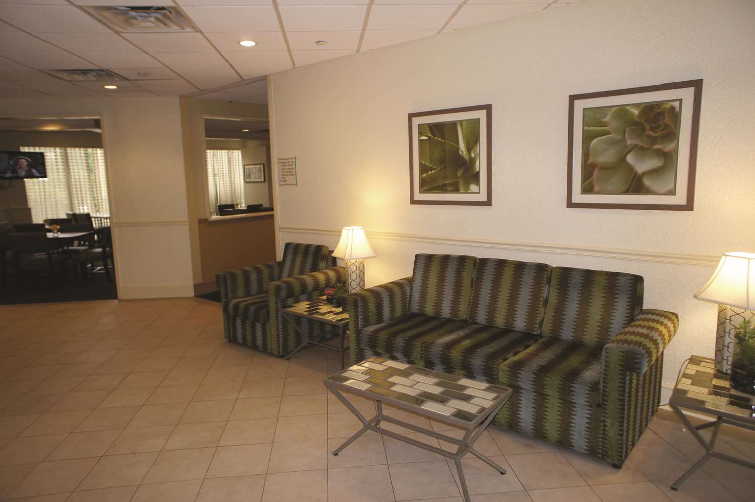 La Quinta Inn & Suites by Wyndham Nashville Airport/Opryland 29/38
