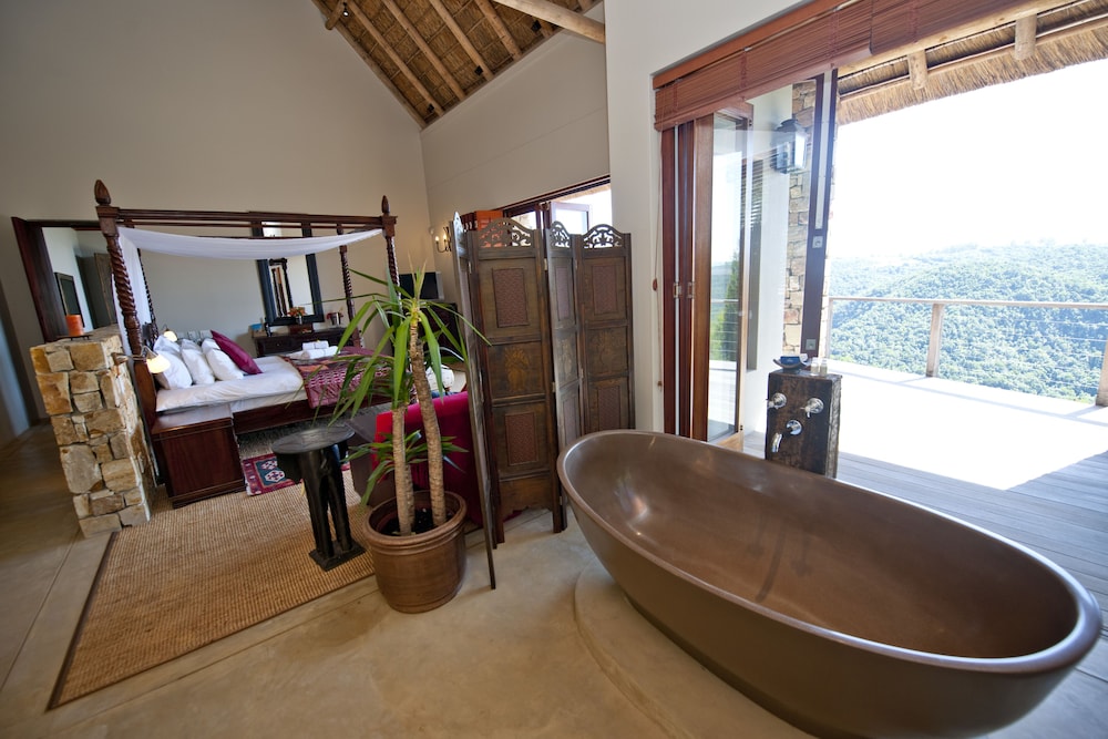 Tamodi Lodge and Stables 11/50