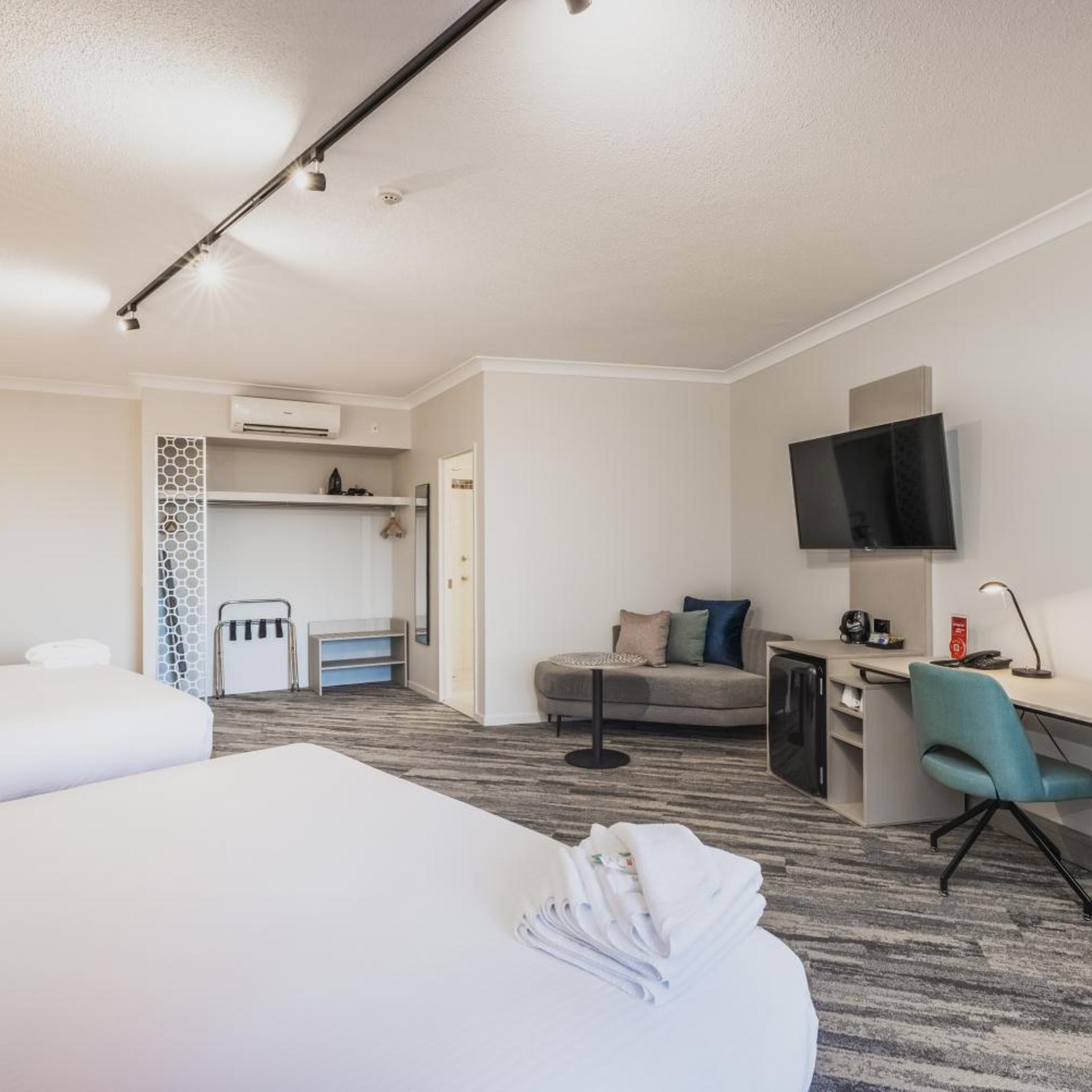 Family, Studio, Single Bed, Hot Tub, Mermaid Waters Hotel by Nightcap Plus 4/9
