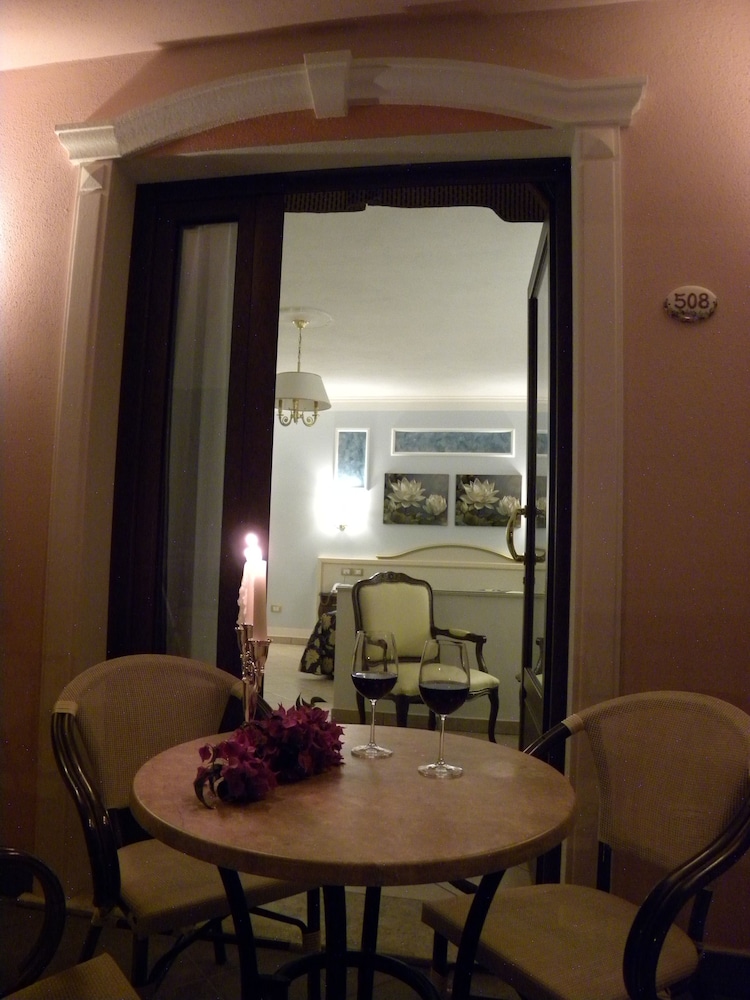 Hotel Ristorante Borgo La Tana 30/50