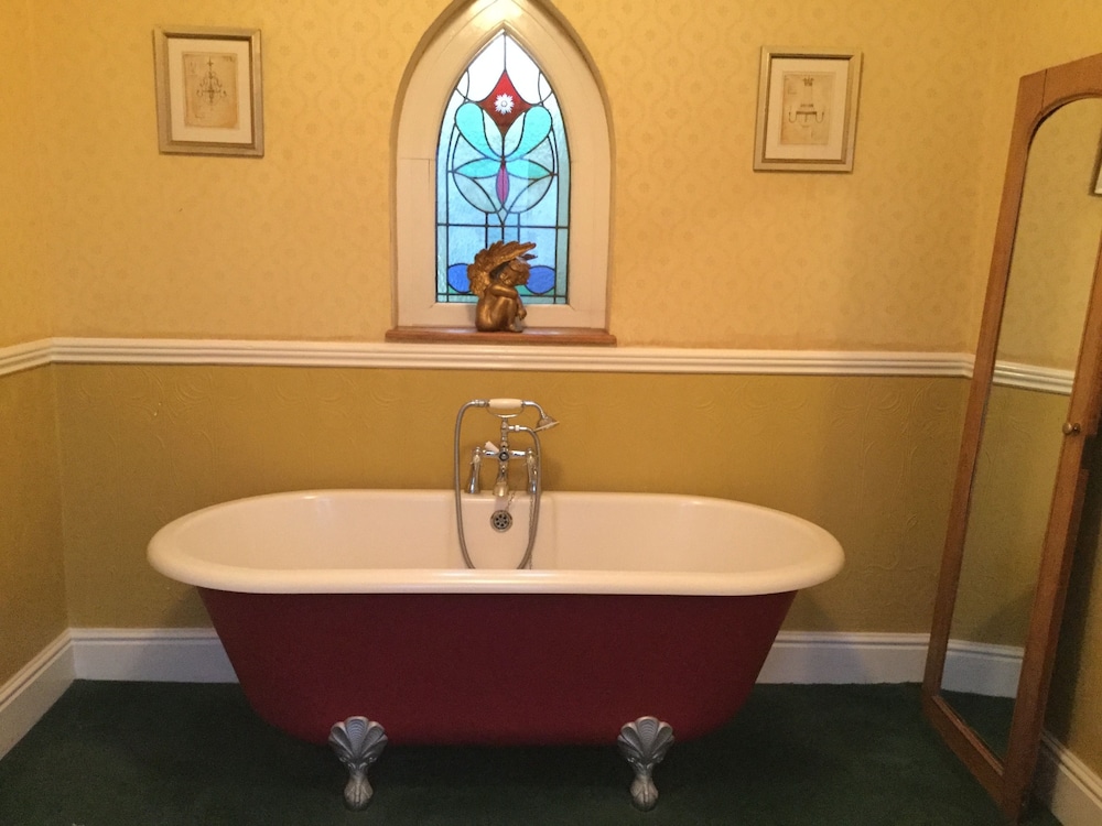 Llwyn Hall Country House 32/33