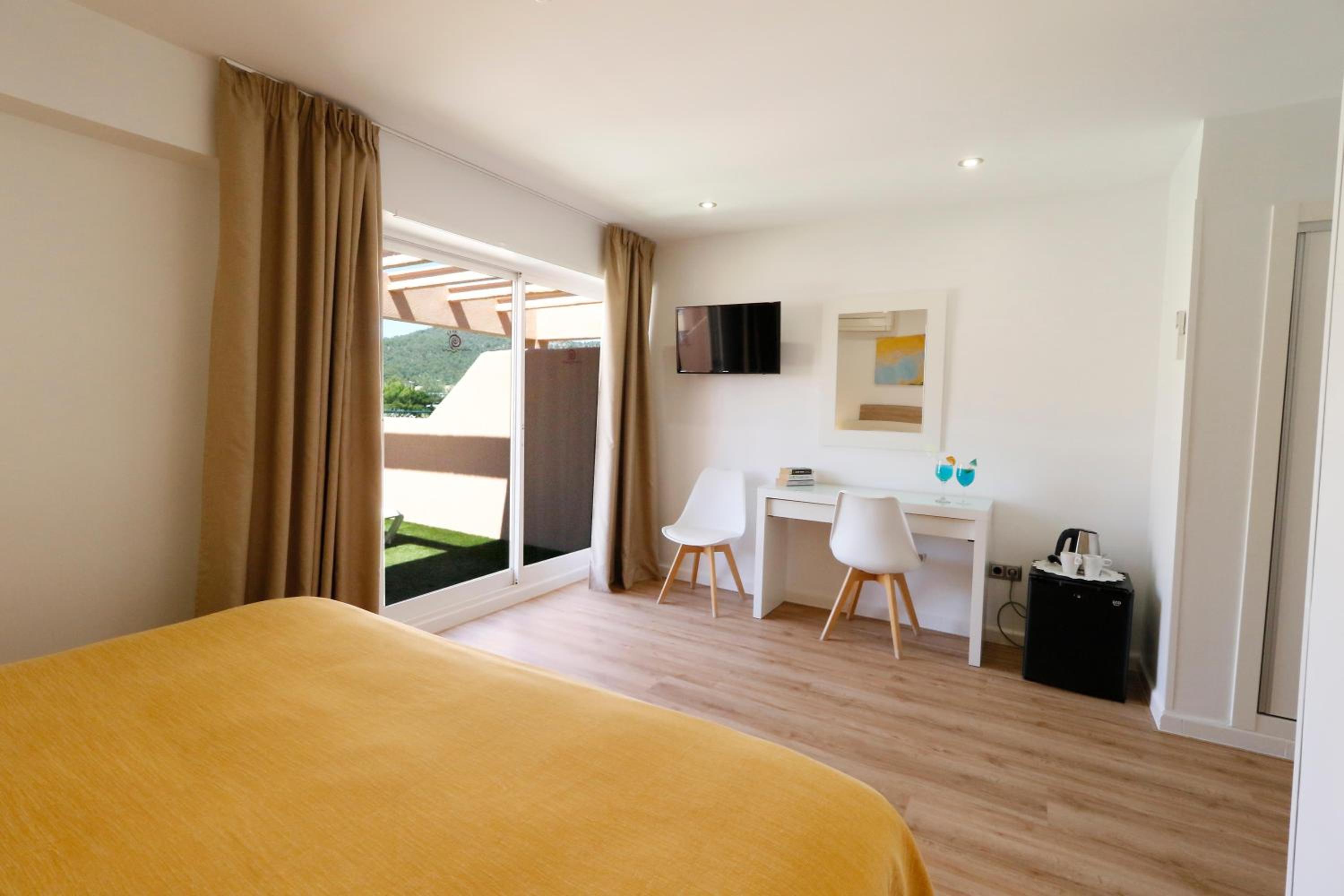 غرفة سوبيريور بسرير مزدوج أو سريرين منفصلين بشرفة، Gabarda Hotel 9/10