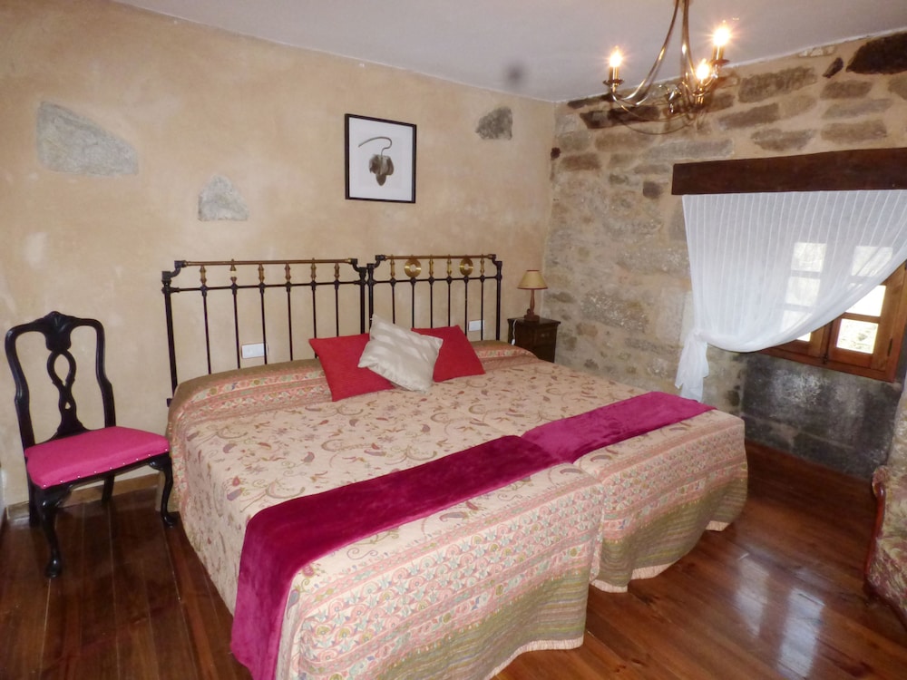 La Posada De Pedrazales 5/27