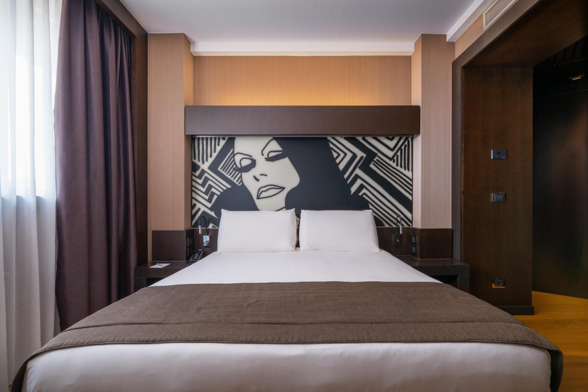 غرفة قياسية بسرير كينج، Crowne Plaza Milan City 6/10