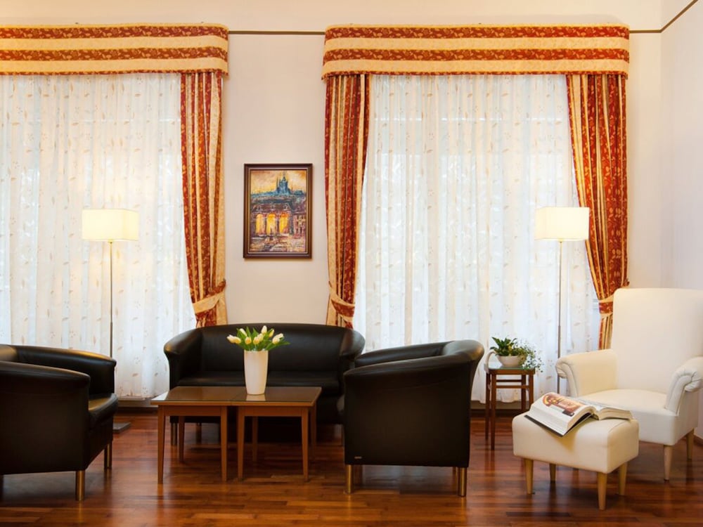 Hotel Cloister Inn 35/46