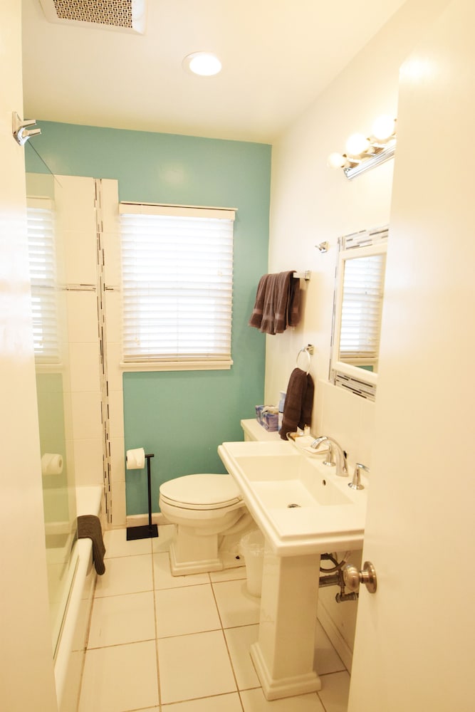 Boutique Hotel 444 72/73