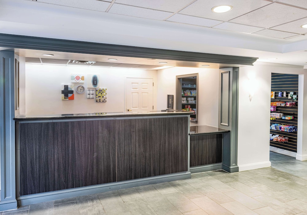 Lobby at Hyatt House Herndon/Reston, HERNDON - VA