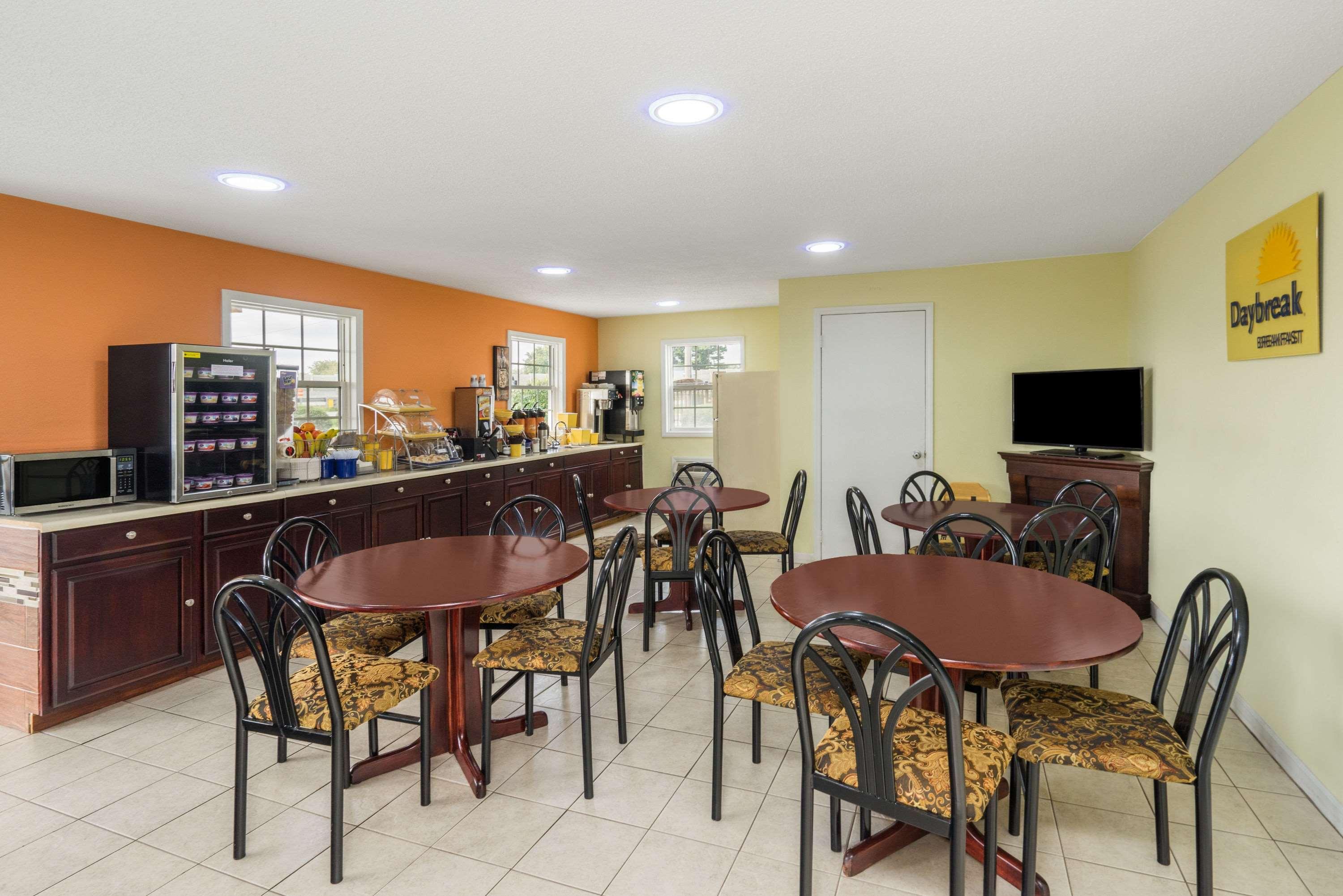 restaurant cafeteria