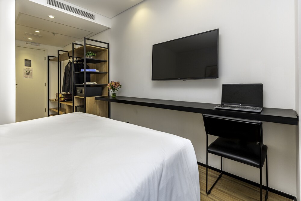 DELUXE, DOUBLE BED