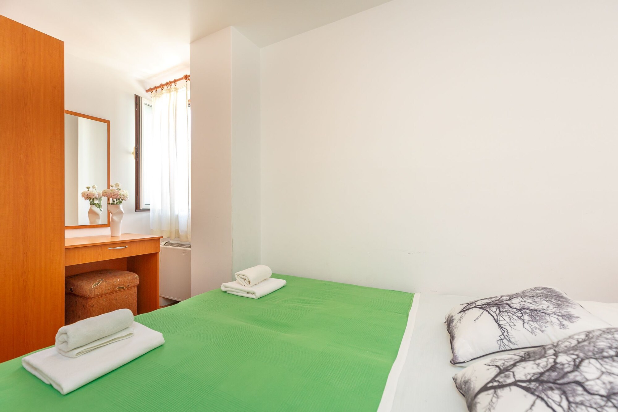 1 BEDROOM, APARTMENT
