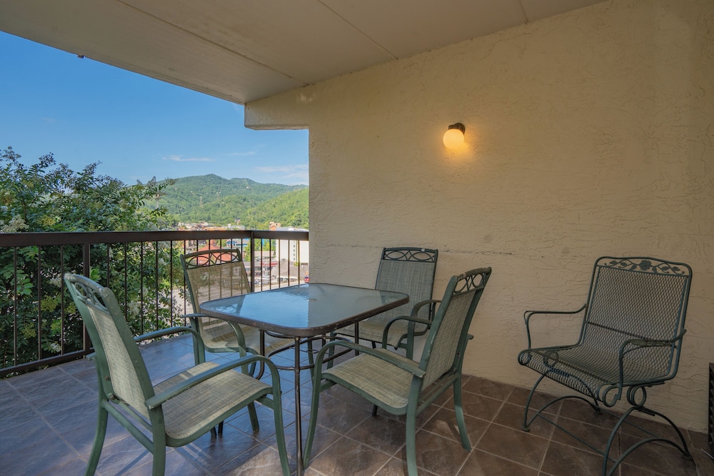 Gatlinburg Chateau Rentals 32/50