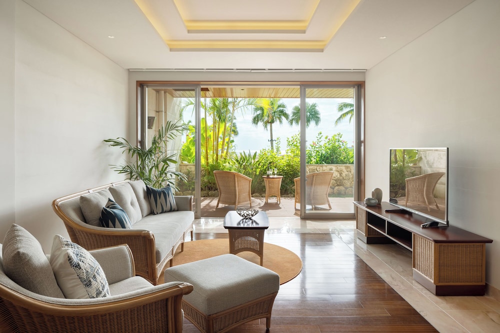 Ishigaki Resort 30/50