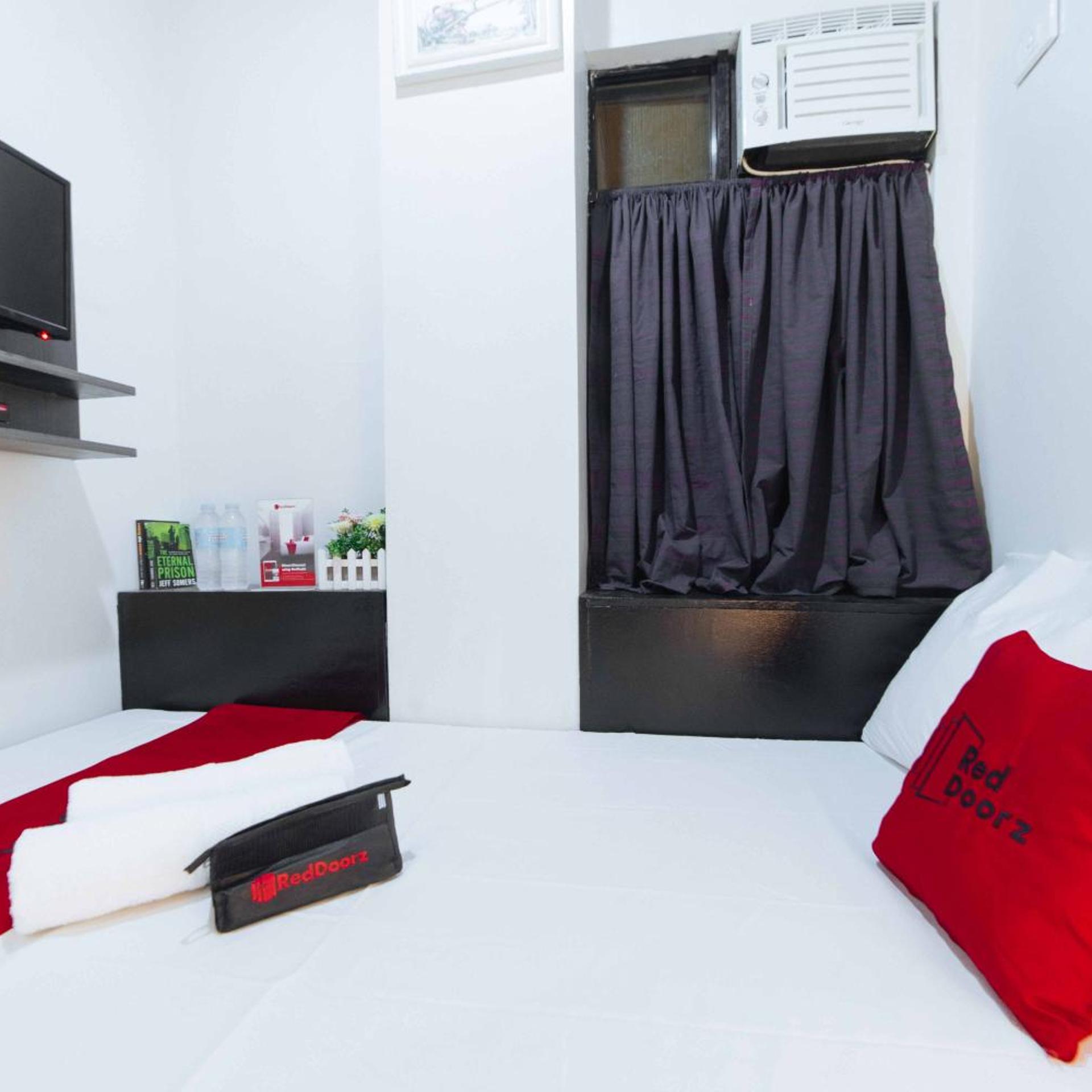RedDoorz near G Mall Bajada Davao-Isolation Hotel 12/28