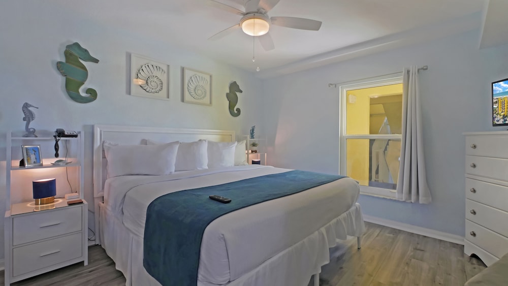 1 BEDROOM, CONDO, PREMIUM, GULF FRONT, BEACH FRONT, BALCONY