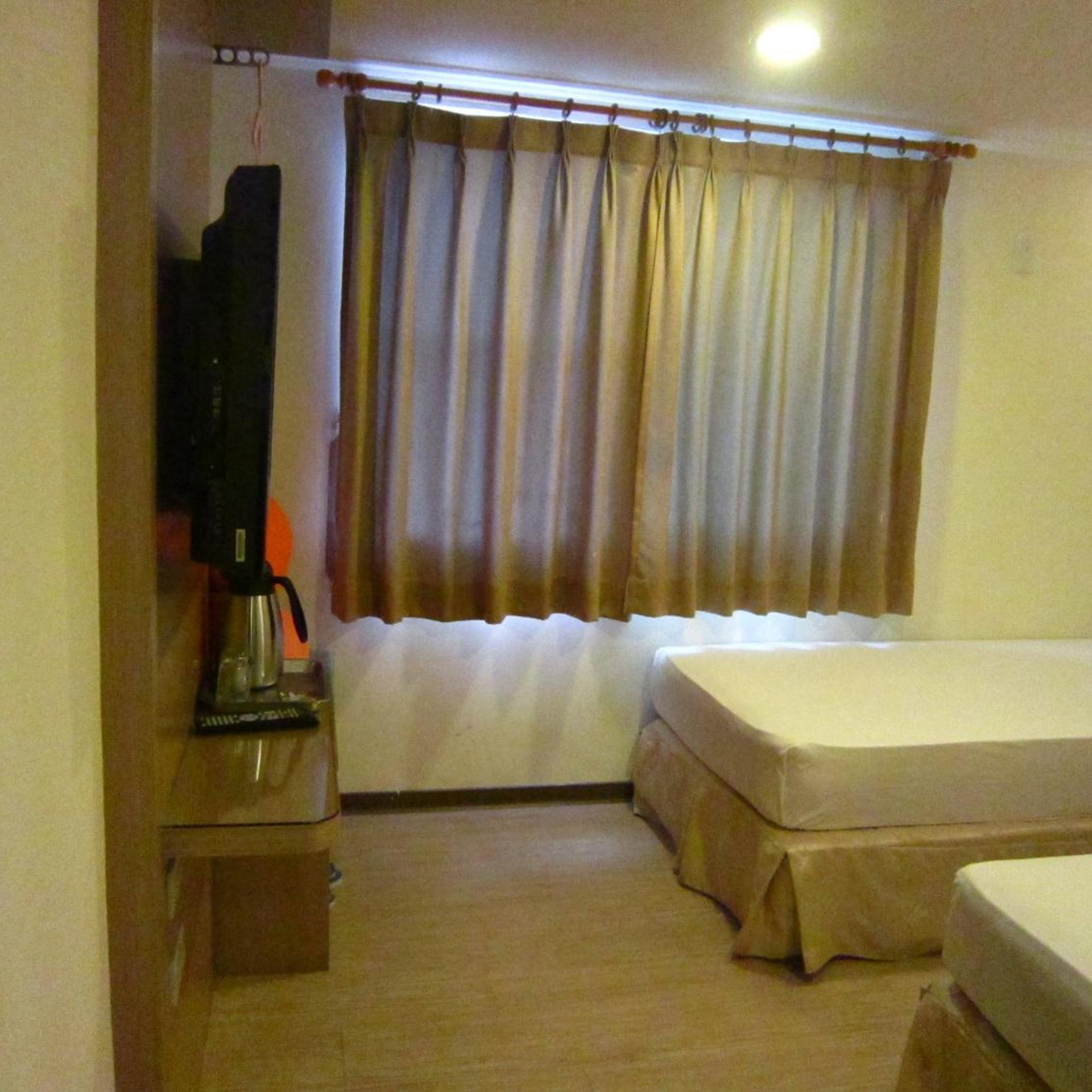 Gau Shan Ching Hotel 17/23