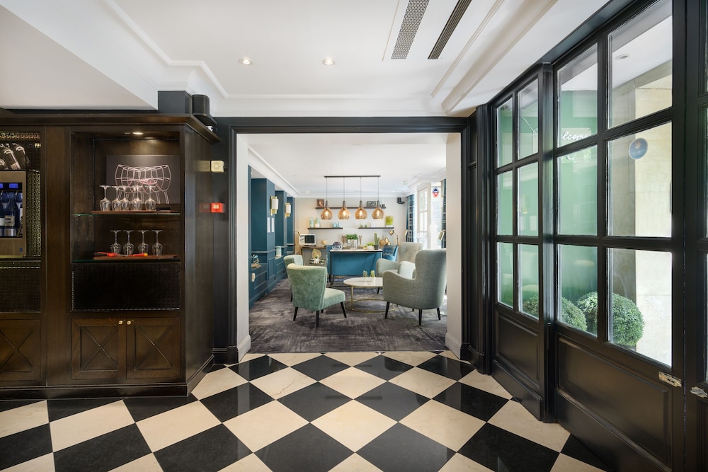 Le Royal Hotel 12/47