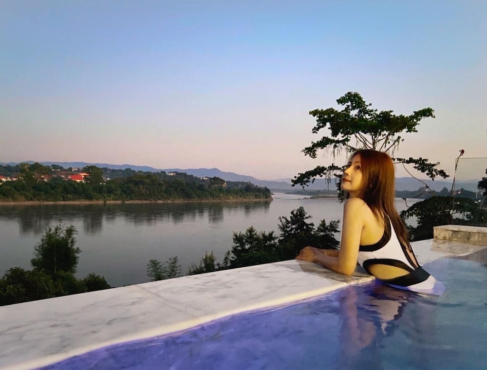 Chiangkhong Teak Garden Riverfront Hotel 2/74
