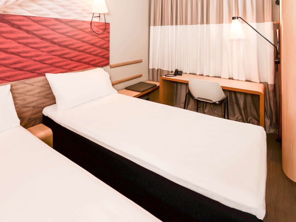 Ibis Campo Grande 25/45