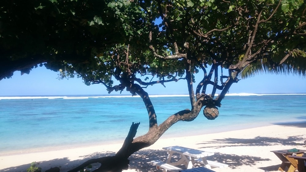 Aroa Beachside Inn 29/47