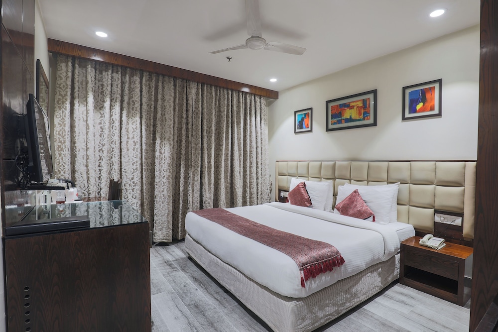 Hotel Blue Stone - Nehru Place 31/49