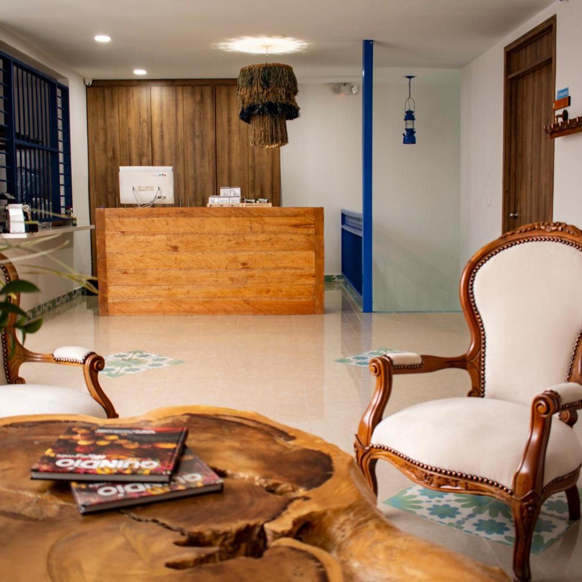 El Reloj Casa Hotel 11/50