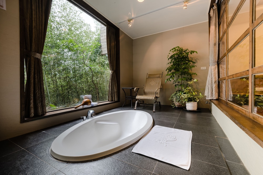 Zhuo Ye Cottage 50/50
