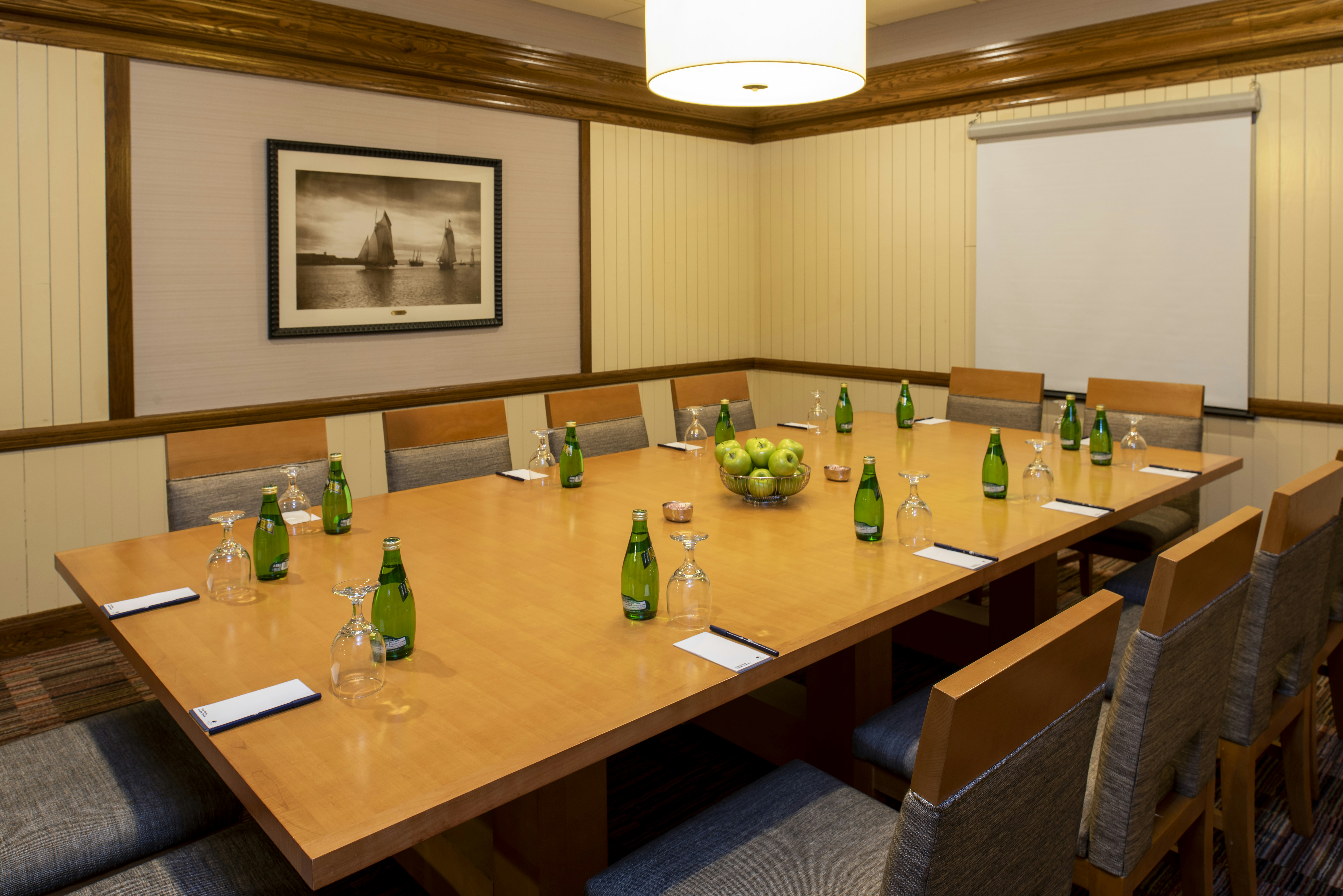 Doubletree By Hilton Hotel Grand Rapids Airport 48/53