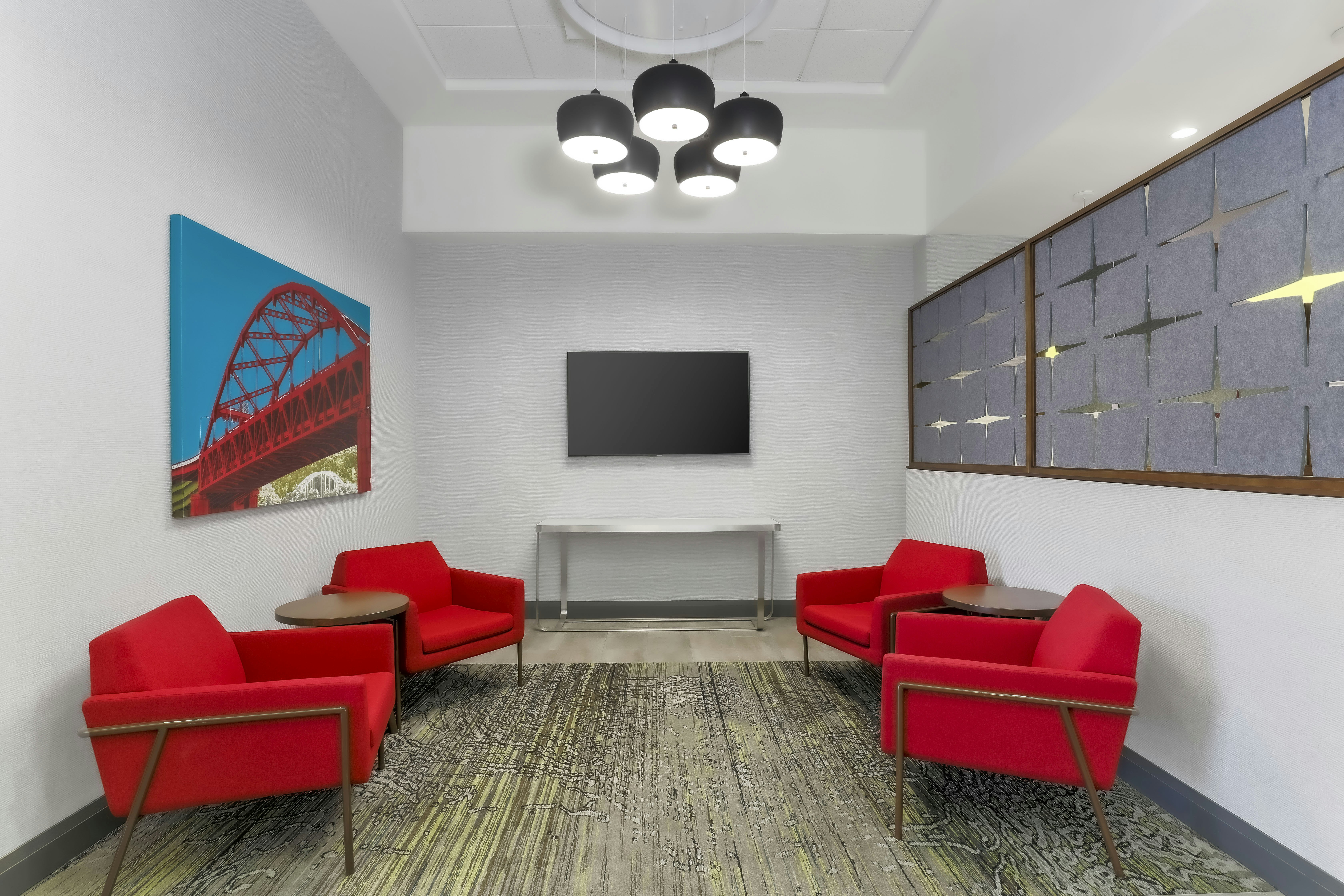 Hampton Inn Suites Pittsburgh Downtown 32/47
