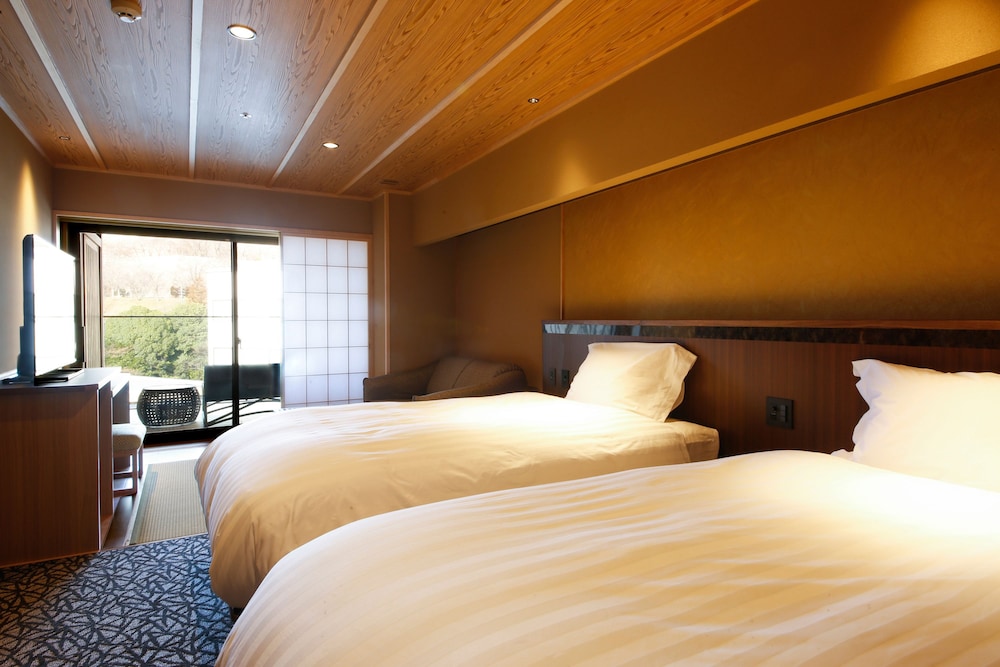 THE SHIROYAMA TERRACE TSUYAMA VILLA 11/68