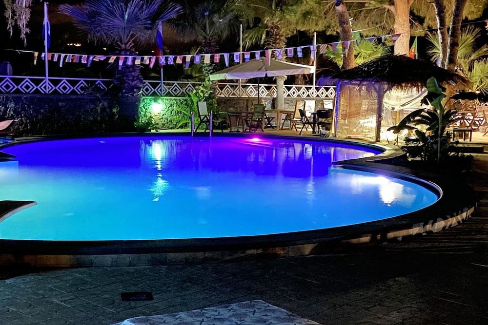 Al Togo Hotel 20/50