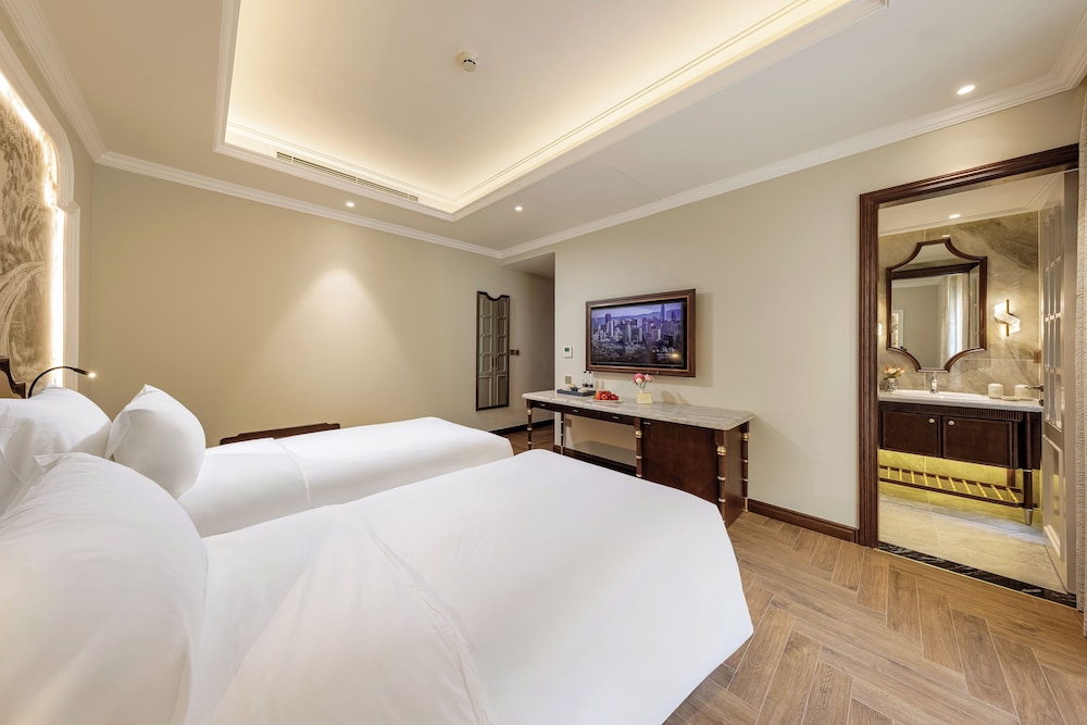 Premier Room