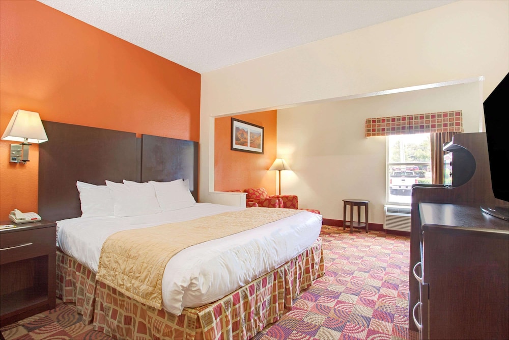 Days Inn Suites By Wyndham Ridgeland 13/32
